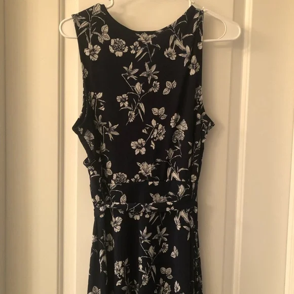 41 Hawthorn Navy Blue Floral Sleeveless Wrap Dress - Picture 4 of 4